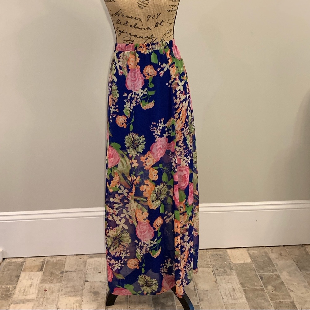 Floral multi colored maxi skirt M